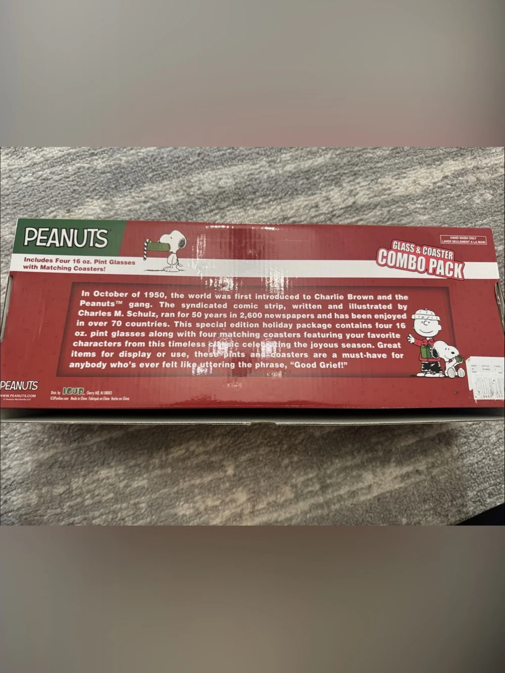 Peanuts Pint Glass Set with White Glasses and Green Box Accents